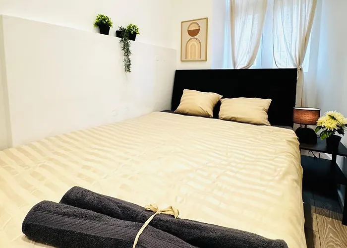 Elegant & Central 5Br Shared Apt In Vienna