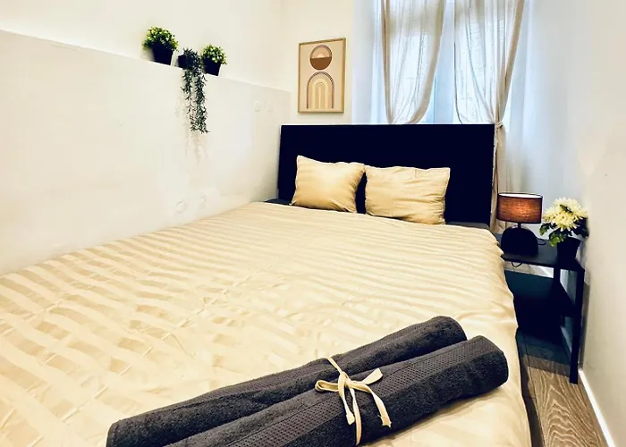 Elegant & Central 5Br Shared Apt In Vienna