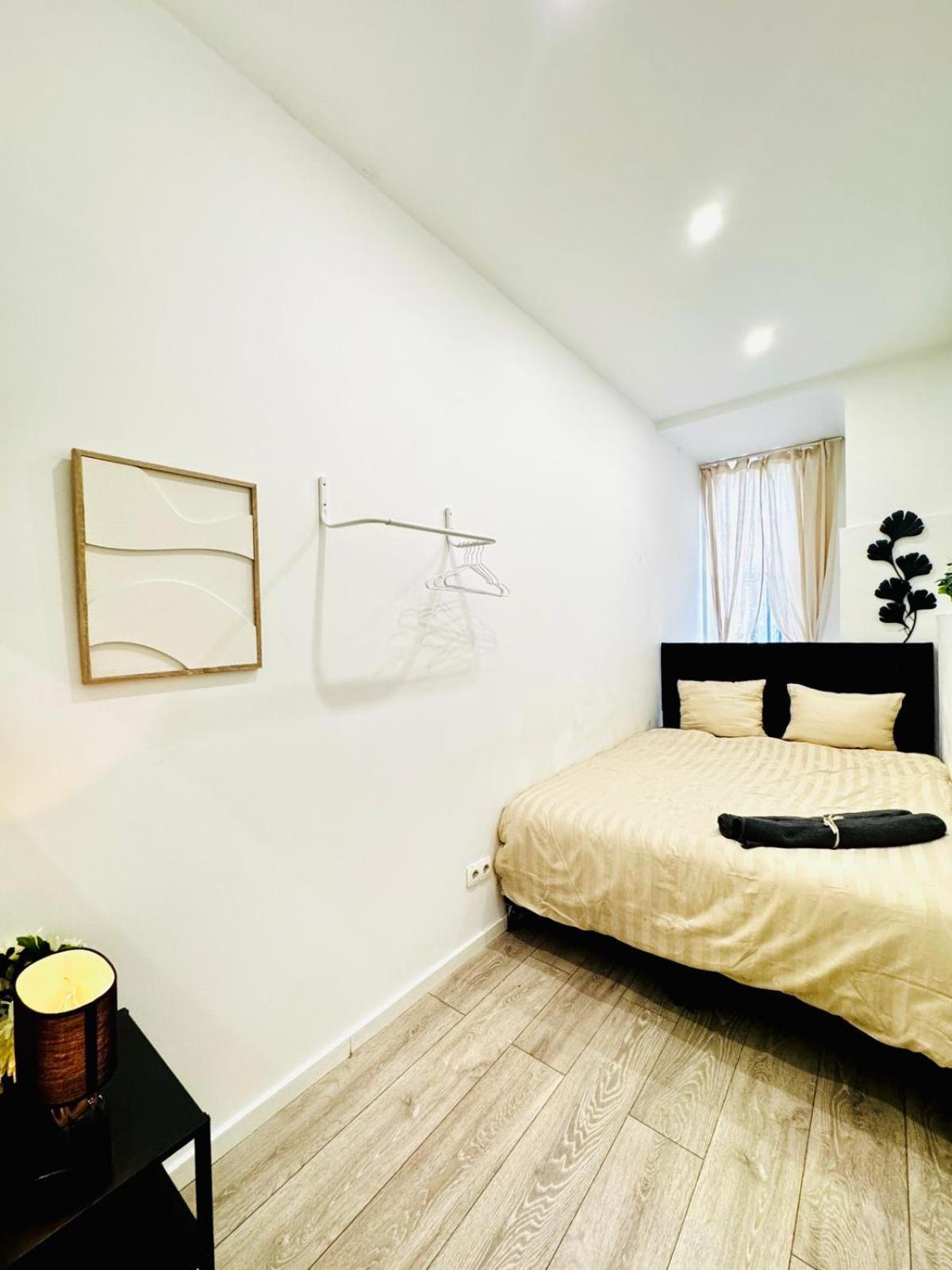 Appartamento Elegant & 5br Shared In